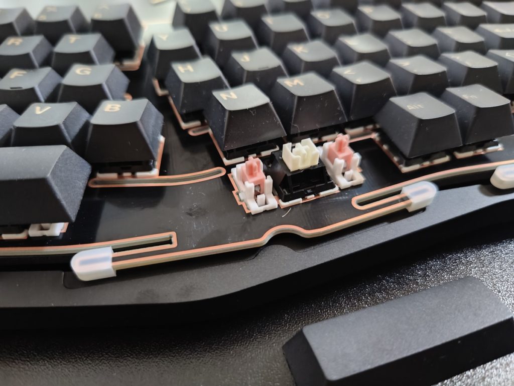 Test du clavier Epomaker Tide Alice : un ovni ergonomique au son « thocky » 10