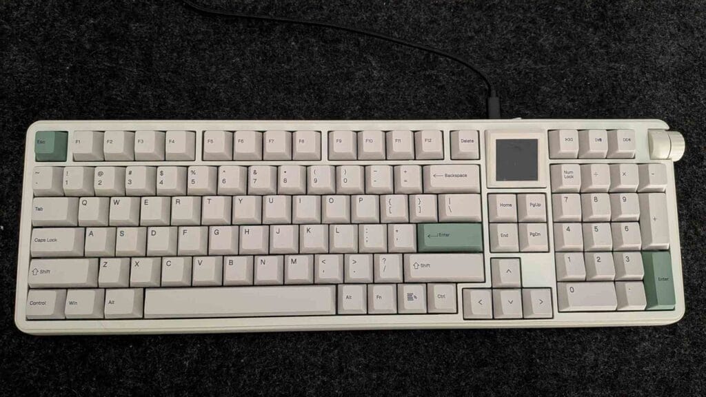 Test EPOMAKER RT100 Pro : le rétro moderne qui en a sous le capot 4 Test EPOMAKER RT100 Pro : le rétro moderne qui en a sous le capot 2