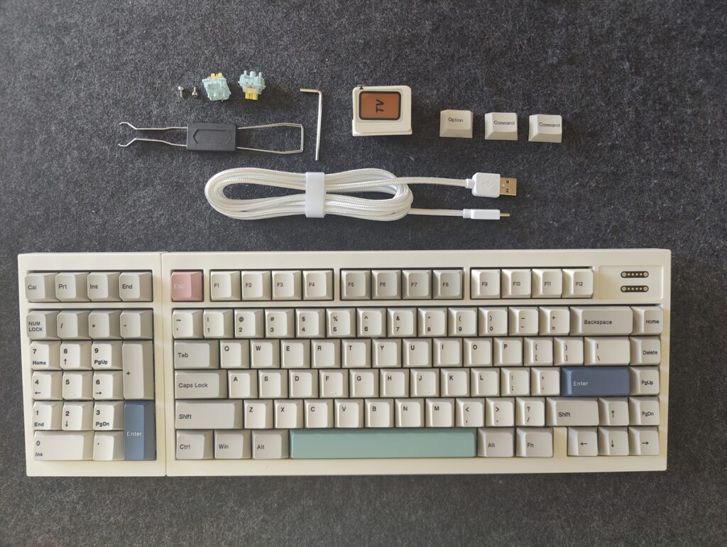 Test Epomaker RT98 : le clavier modulaire à mini écran TV 5