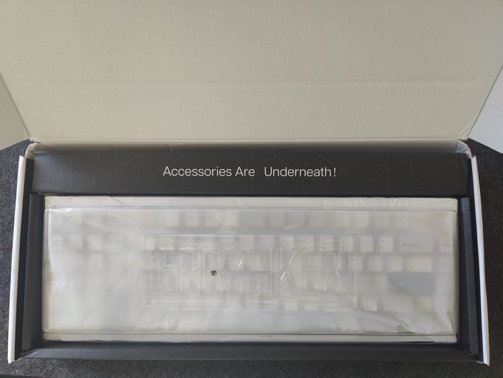 Test Epomaker RT98 : le clavier modulaire à mini écran TV 3